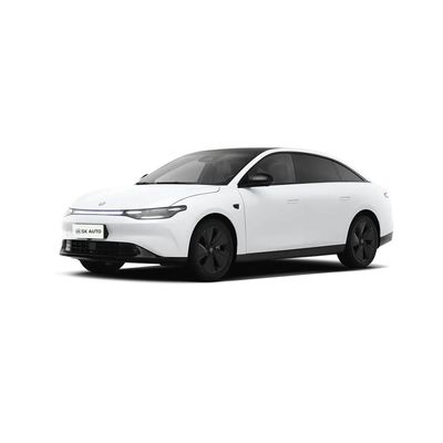 500KM Leapmotor C01 Electric Sedan Hai bánh xe lái 4 cửa 5 chỗ ngồi với mái nhà quang cảnh