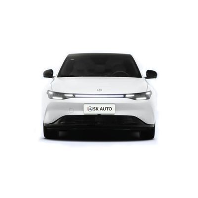 500KM Leapmotor C01 Electric Sedan Hai bánh xe lái 4 cửa 5 chỗ ngồi với mái nhà quang cảnh