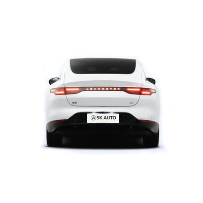 500KM Leapmotor C01 Electric Sedan Hai bánh xe lái 4 cửa 5 chỗ ngồi với mái nhà quang cảnh