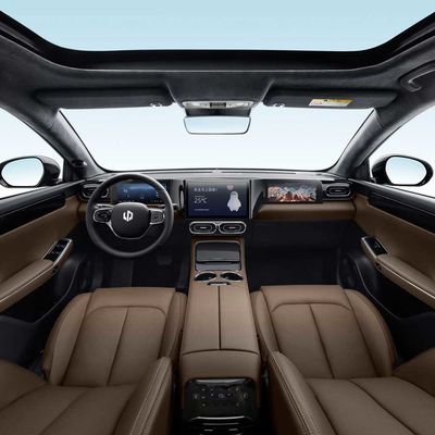 Leapmotor C01 500KM Electric Sedan Hai bánh lái tốc độ cao cho gia đình du lịch