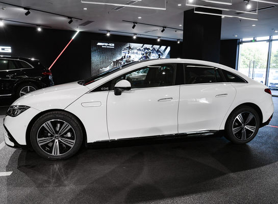 2025 Mô hình mới Mercedes Luxury EV 0 Khí thải 681km Range 0.62h Sạc xe Sedan Điện EQE
