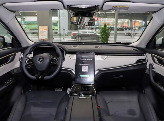 Xử dụng phạm vi 400km 160kW xe SUV điện Weltmeister xe cũ tình trạng tốt số dặm thấp màu đen