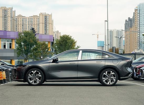Xe điện 5 chỗ rộng rãi với phạm vi 1200km và công suất 160kW