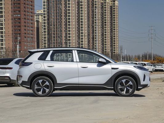 Hiển thị màn hình cảm ứng Nội thất Tính năng 2025 Mô hình BYD EV Xe hơi với mái nắng và pin năng lượng sạc nhanh 60,9kWh Xe điện bán nóng