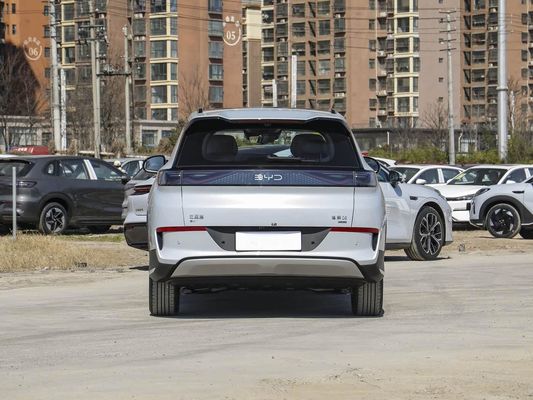 Hiển thị màn hình cảm ứng Nội thất Tính năng 2025 Mô hình BYD EV Xe hơi với mái nắng và pin năng lượng sạc nhanh 60,9kWh Xe điện bán nóng