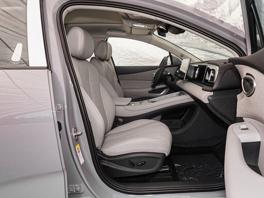 Hiển thị màn hình cảm ứng Nội thất Tính năng 2025 Mô hình BYD EV Xe hơi với mái nắng và pin năng lượng sạc nhanh 60,9kWh Xe điện bán nóng