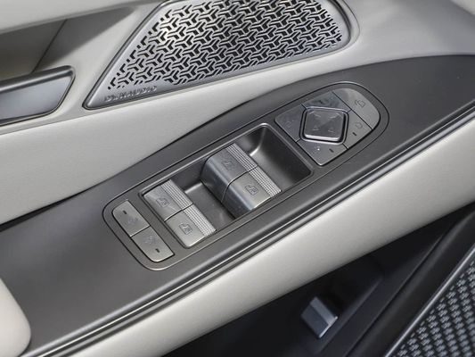 2025 Xe điện mạnh mẽ Han L BYD với công suất tối đa 500 kW và tay lái da 1000V Năng lượng cao sạc nhanh