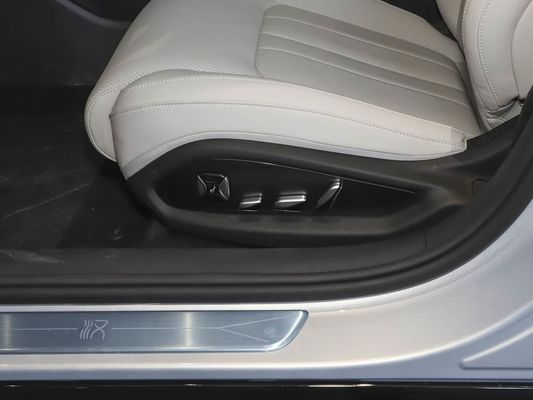 2025 Xe điện mạnh mẽ Han L BYD với công suất tối đa 500 kW và tay lái da 1000V Năng lượng cao sạc nhanh