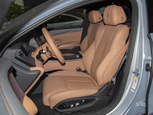 Mô hình xe 601km phạm vi 83.2kWh Capacity pin AWD sạc nhanh Sunroof cấu trúc điện áp cao thoải mái cho gia đình