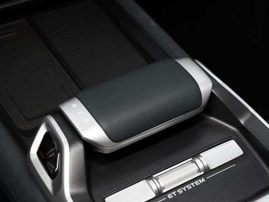316kW Điện lực động cơ 2025 Ô tô EV Deepal G318 Cross Roads SUV Xe lai sạc nhanh với mái trời