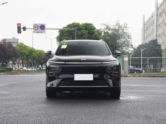 2025 Xpeng G9 SUV điện hoàn toàn 93.1kWh Capacity pin 423kW Max Motor Power 680km Long Range và sạc nhanh với Sunroof