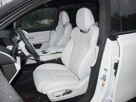 2025 Xpeng G9 SUV điện hoàn toàn 93.1kWh Capacity pin 423kW Max Motor Power 680km Long Range và sạc nhanh với Sunroof