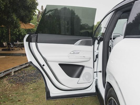 2025 Xpeng G9 SUV điện hoàn toàn 93.1kWh Capacity pin 423kW Max Motor Power 680km Long Range và sạc nhanh với Sunroof