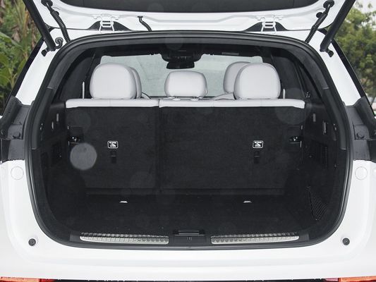 2025 Xpeng G9 SUV điện hoàn toàn 93.1kWh Capacity pin 423kW Max Motor Power 680km Long Range và sạc nhanh với Sunroof