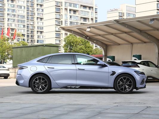 2025 BYD Chiếc xe điện Seal EV Smart Model 650KM Long Range 80.64kWh Pin sạc nhanh bán nóng với Sunroof