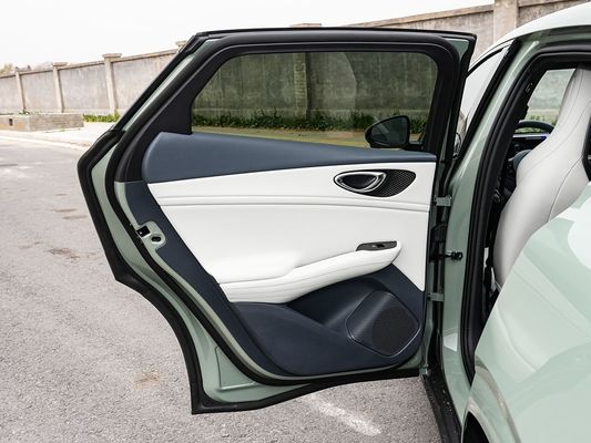 2025 BYD Electric Vehicle Seal 06GT Thời gian sạc nhanh 0,33 giờ và hiệu suất tầm xa 550KM Pin lớn với mái trời cho gia đình